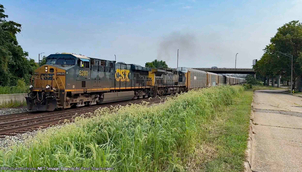 CSX 5280 leads M277.